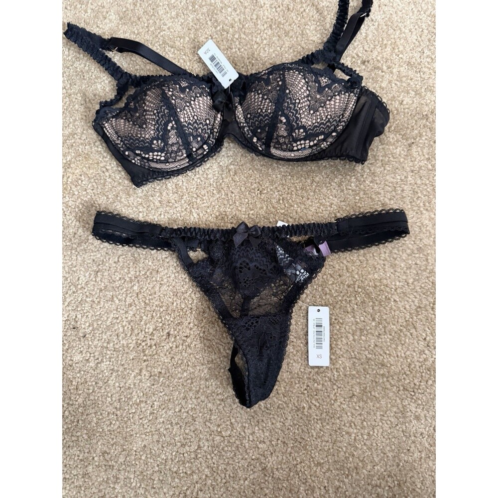 Womens Adore Me Lingerie Lacy Bra &Thong Set Black &Cream 32A Bra XS Panties NWT